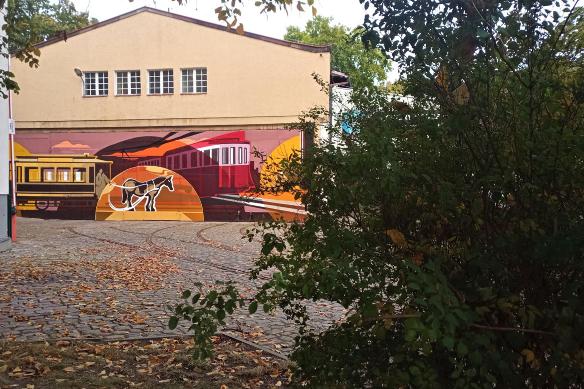 Nowy mural na zabytkowej zajezdni tramwajowej