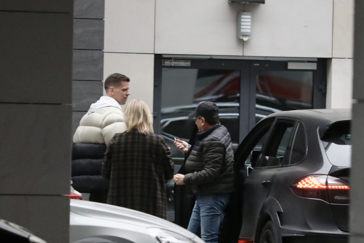 Wojciech Szczęsny żegna się z żoną Mariną