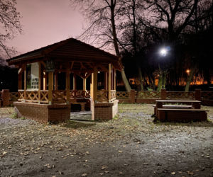 Nowe oświetlenie na Syrenich Stawach
