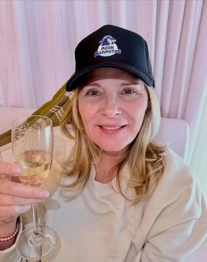 Zaskakujący ślub gwiazdy "Seksu w wielkim mieście"! Kim Cattrall w garniturze na tysiące