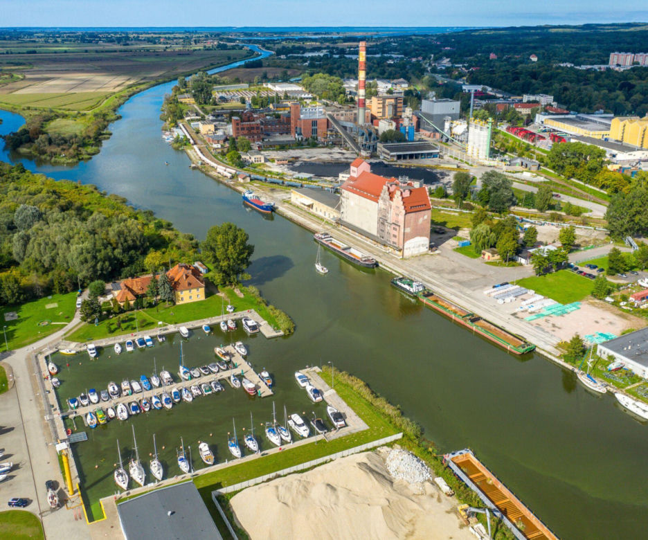 Elbląg to najniżej położone miasto w Polsce. Zachwyca zabytkową architekturą i krajobrazami