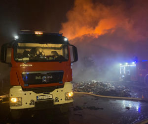 Płonie składowisko tekstyliów w Kamieńcu!