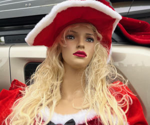 Lubelska Giełda Staroci w świątecznym klimacie. Tłumy szukały prezentów na Mikołajki