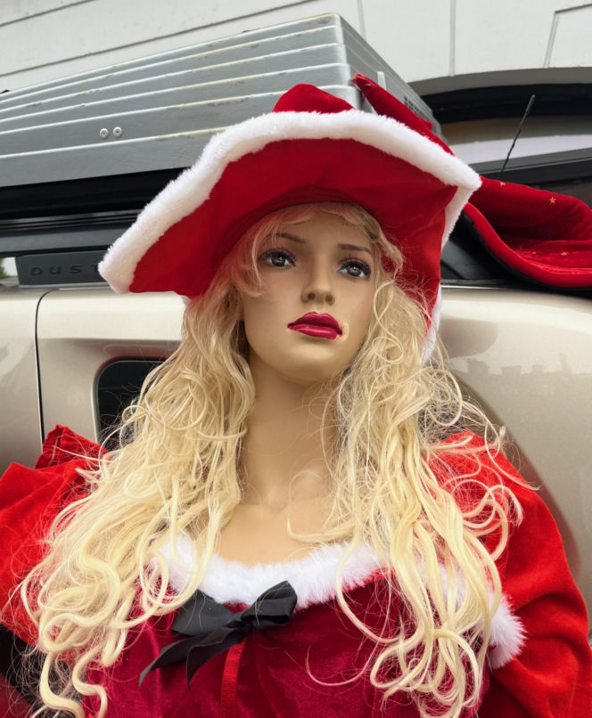 Lubelska Giełda Staroci w świątecznym klimacie. Tłumy szukały prezentów na Mikołajki