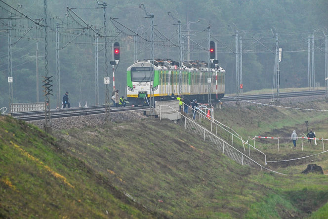 Uszkodzone linie kolejowe pod Dęblinem i w Puławach