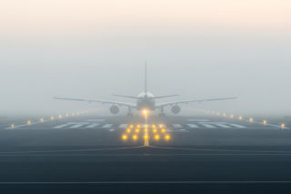 Utrudnienia w Krakowie. Jak mgła sparaliżowała Balice?