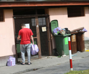 Śmieci zalewają Warszawę