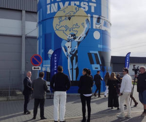 Powiat siedlecki: Nowy mural z wizerunkiem Atlasa „Jacka” powstał na zbiorniku przeciwpożarowym w Borkach Wyrkach przy trasie A2