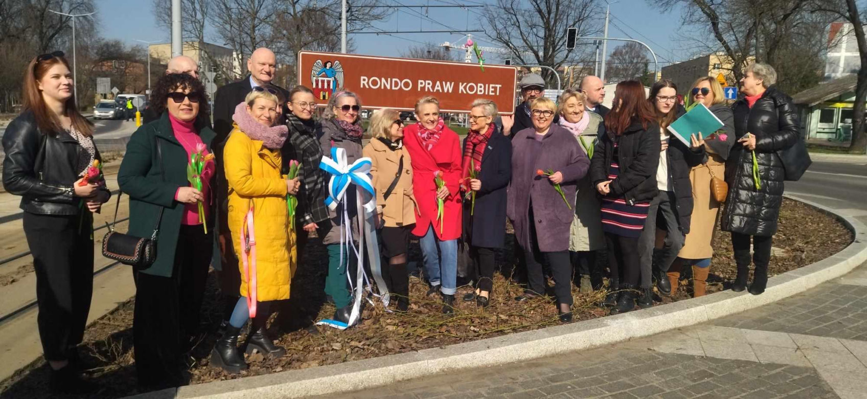 Rondo Praw Kobiet uroczyście otwarte w Toruniu. Prezent na 8 marca