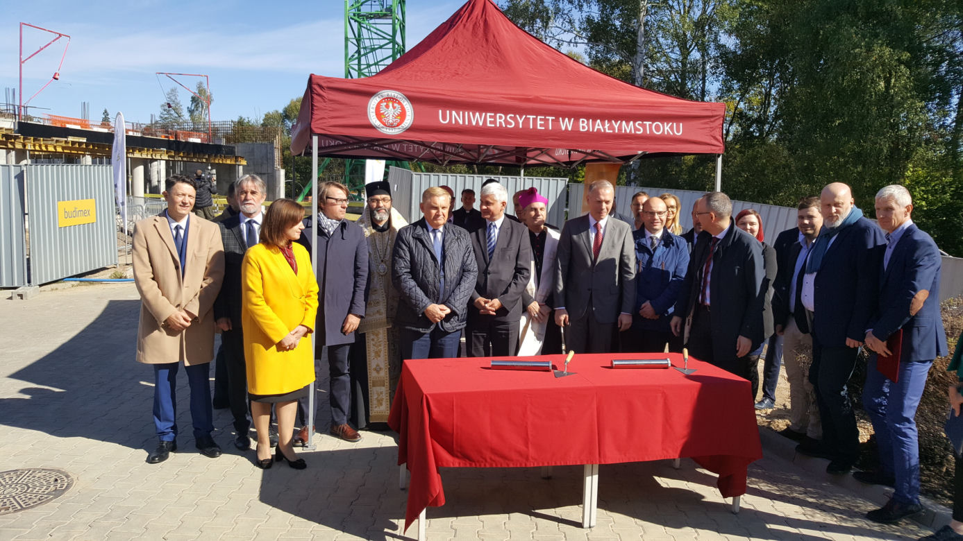 Białystok. Budowa biblioteki UwB i obserwatorium astronimicznego z planetarium
