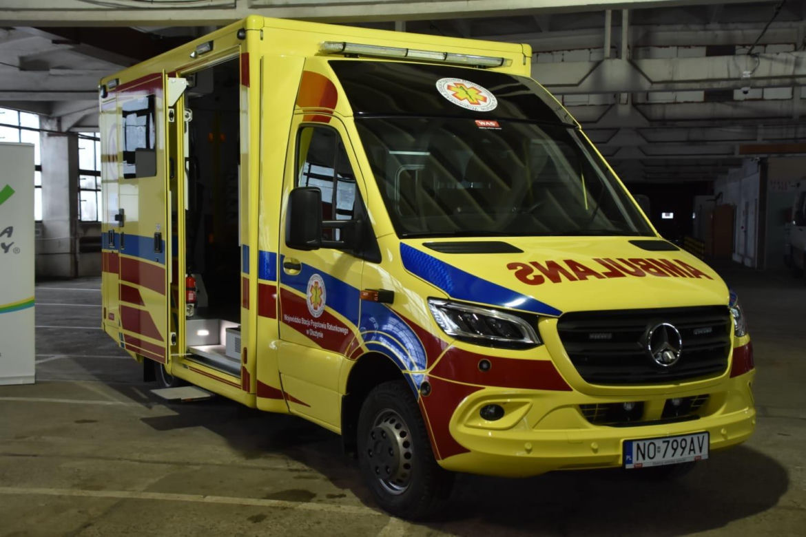 Nowoczesny ambulans do przewożenia noworodków w Olsztynie. Trafił do stacji pogotowia ratunkowego