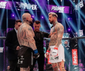 Stifler jako ring girl na FAME MMA 1