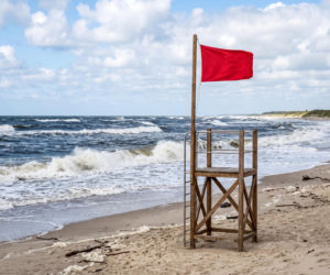 Sinice Mielno. Czy w Mielnie można się kąpać 13.07? Flaga, warunki pogodowe