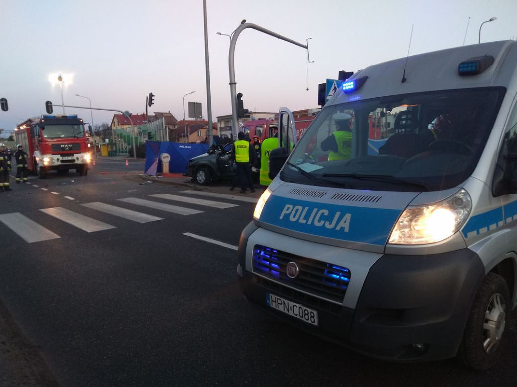 Raper roztrzaskał sie na słupie