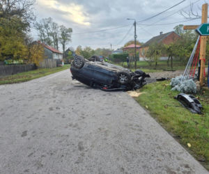 Nocny wypadek w Brzozowej. BMW wypadło z drogi