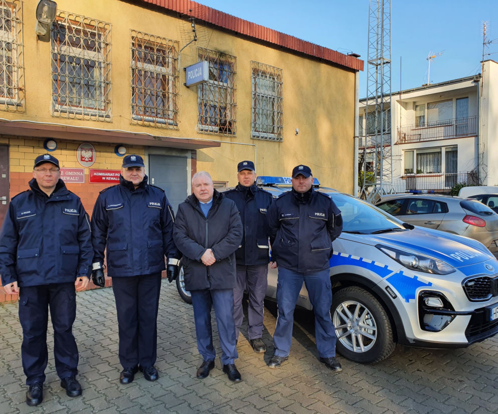 Policja zainwestowała w dwa nowe SUV-y! Bogato wyposażone radiowozy marki Kia Sportage rozpoczęły służbę w drogówce