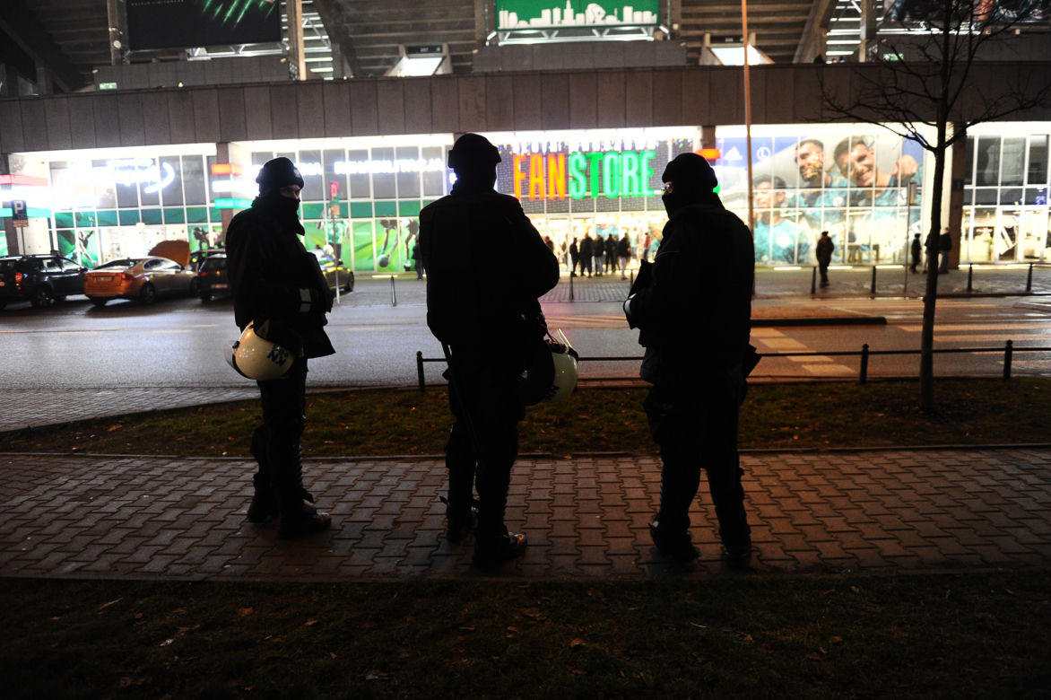 Policja obstawia mecz Legia - Zagłębie