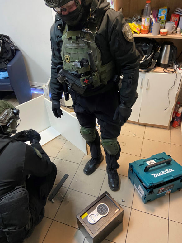 Jaskinia hazardu w salonie fryzjerskim