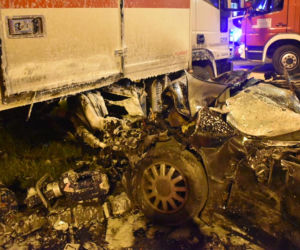 Audi wbiło się w samochód dostawczy