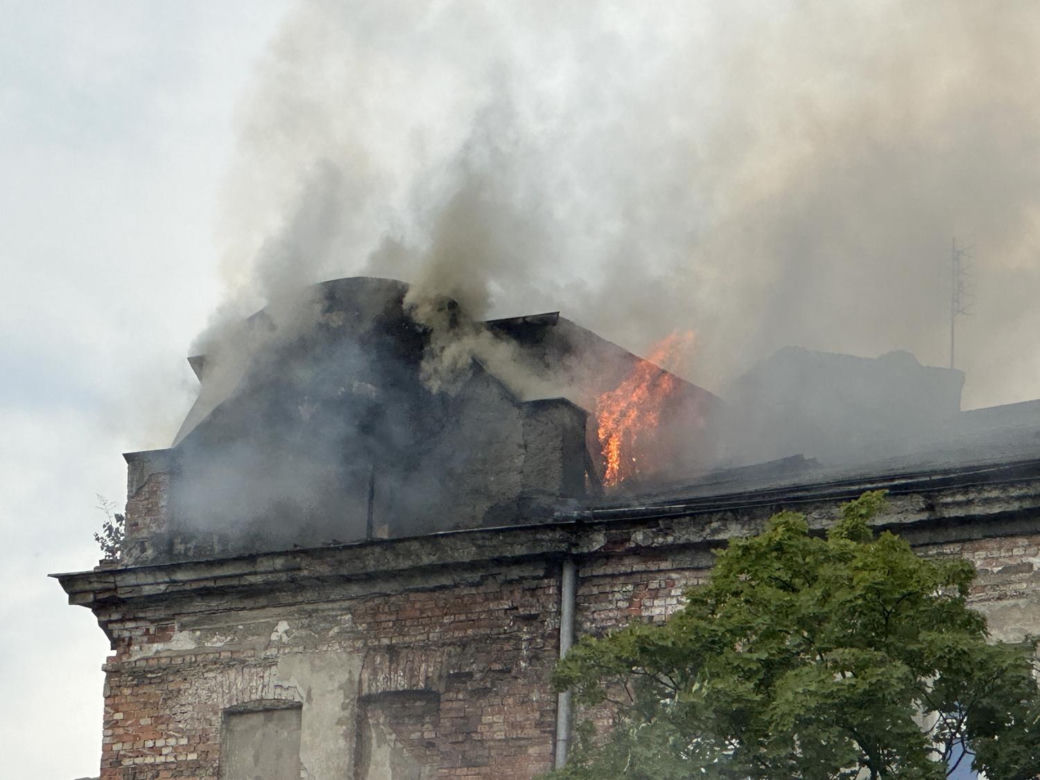 Wielki pożar na Pradze-Północ. Kłęby czarnego dymu nad Warszawą