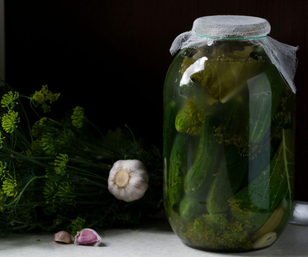 Ogórki małosolne inaczej: 5 nowych smaków, które robią furorę tej wiosny