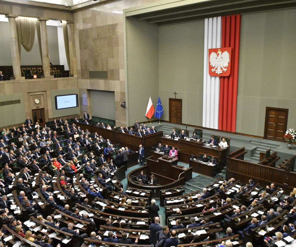 Zapłacisz posłom za test na wirusa