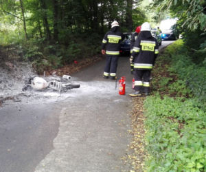 Podkarpacie: Wypadek z udziałem motocyklisty. Motocykl spłonął