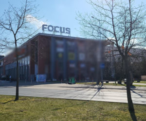 14-latek zaatakowany nożem w przymierzalni. Nieoficjalne ustalenia szokują! To była schadzka?!