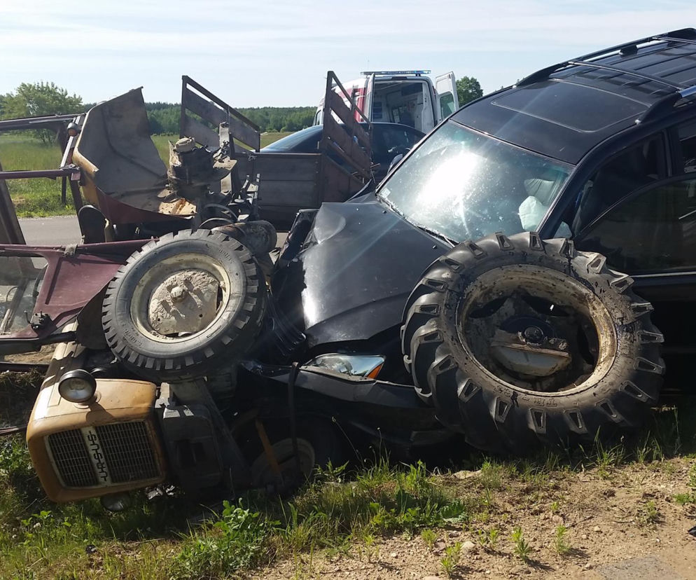 Traktor wjechał w Cimoszewicza