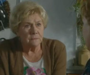 M jak miłość odc. 1034. Zośka Kisielowa (Małgorzata Różniatowska), Barbara Mostowiak (Teresa Lipowska)