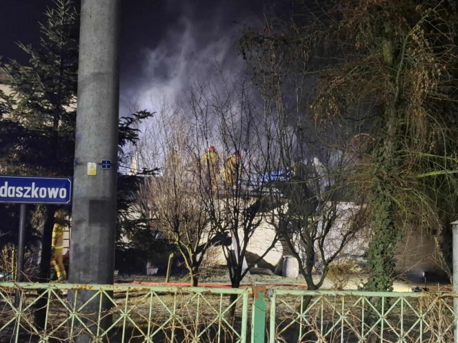 Duże straty po pożarze w Brennie niedaleko Leszna. Spłonął magazyn z częściami