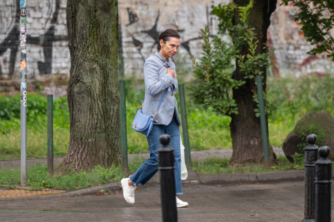 Olga Bończyk na czerwonym świetle