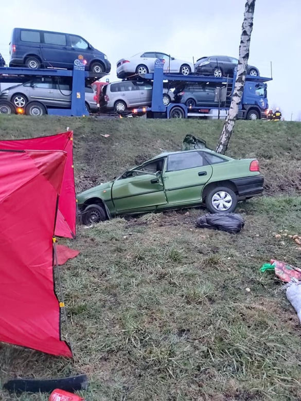 Wypadek śmiertelny w Horodniance. Kierowca opla zginął na miejscu [ZDJĘCIA]