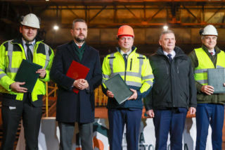 Nabycie Huty Częstochowa przez MON