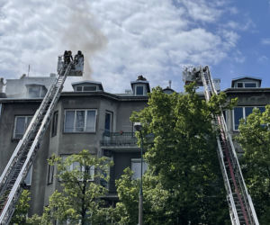 Dwa pożary na Mokotowie i Żeraniu. W ogniu stanęły budynki