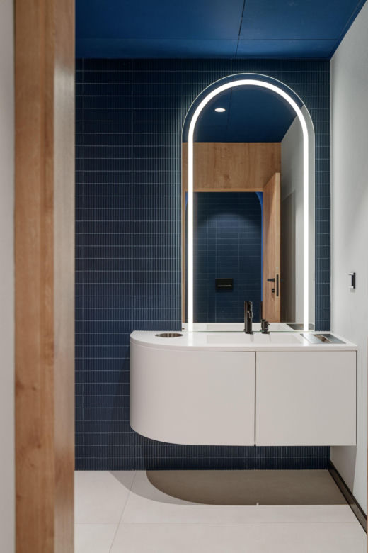 Harmonia w miejscu pracy. Nowy projekt biura autorstwa SAAN Architekci