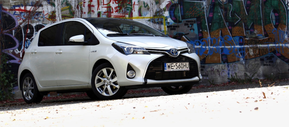 Toyota Yaris Hybrid lifting 2014