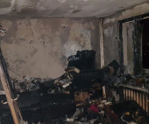 Kraków. Pożar w bloku na ul. Jasińskiego. Ewakuowano 10 osób [ZDJĘCIA]