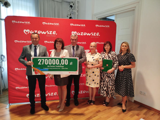 Będą remonty dróg, renowacja zabytków czy inwestycje wodno-kanalizacyjne. Ponad 18 mln zł z budżetu Mazowsza na inwestycje w powiecie siedleckim