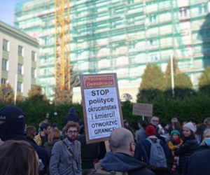 Warszawa: Trwa protest w obronie uchodźców