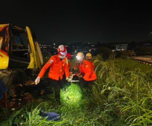 Indonezja/ Władze: w wypadku autobusu zginęło co najmniej 15 osób