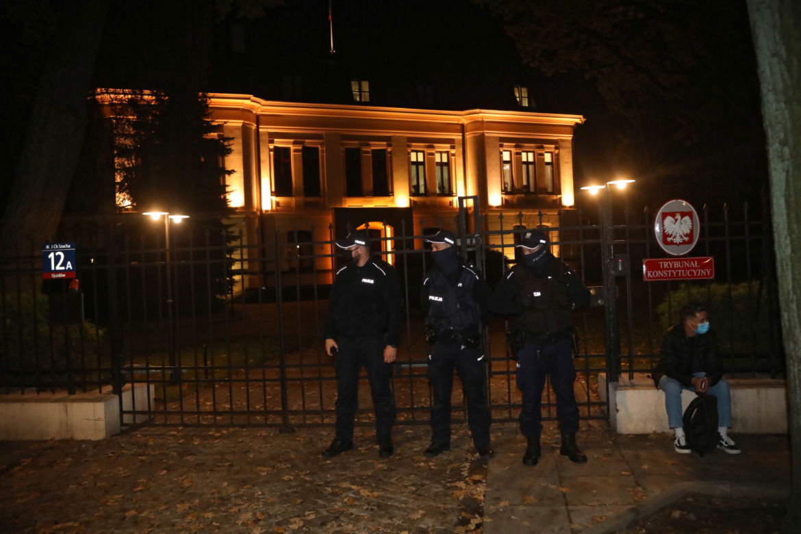 Gigantyczny protest przed Trybunałem Konstytucyjnym