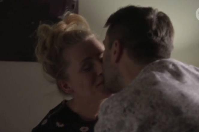 Singielka odcinek 28, Mikołaj (Filip Bobek), Elka (Paulina Chruściel)
