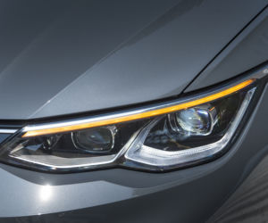 Toyota Corolla GR Sport 2.0 Hybrid Dynamic Force 184 KM e-CVT vs. Volkswagen Golf 8 1.5 eTSI 150 KM Style DSG7