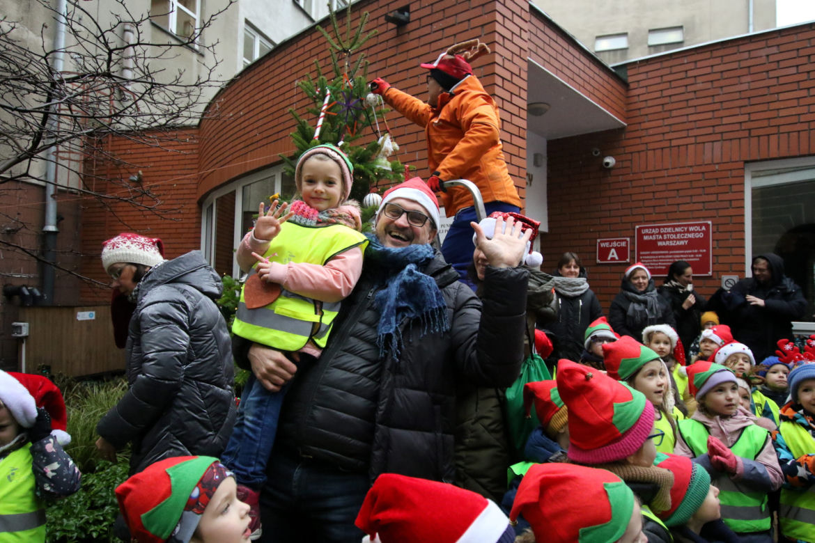 Gwiazdkowe Marzenie. Niech dzieci na Woli mają radość!