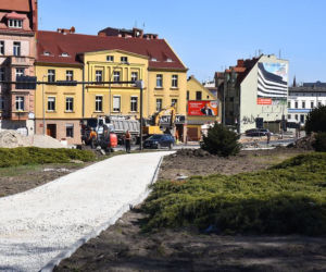 Trwa budowa dróg rowerowych wokół placu Poznańskiego