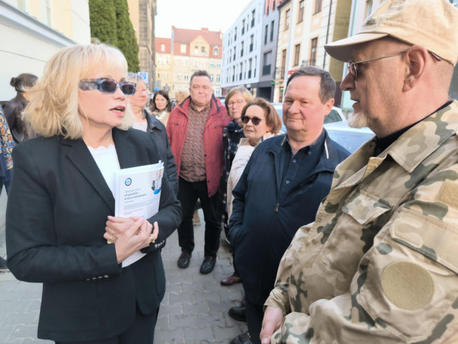 Pikieta Lekarzy w Lesznie