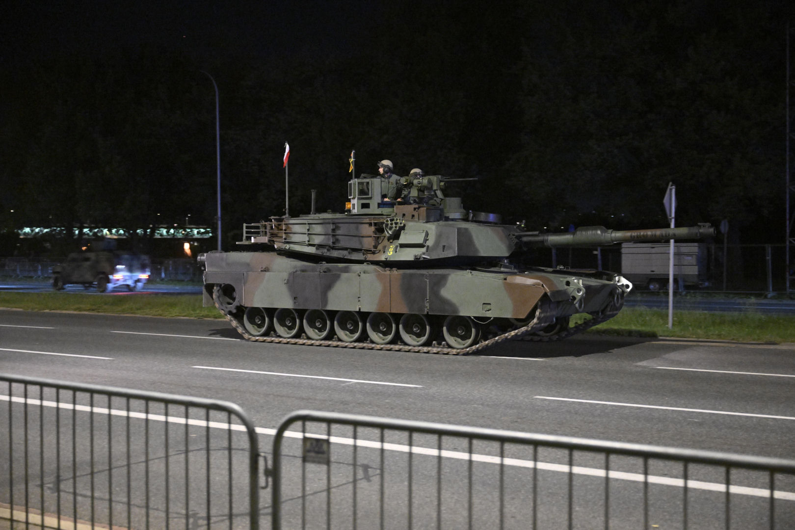 Nocna próba defilady wojskowej w Warszawie