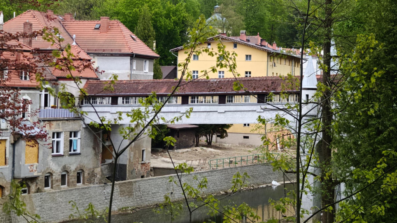 Ukryty skarb Lądka-Zdroju. Jedyny taki most w Polsce przetrwał powódź 