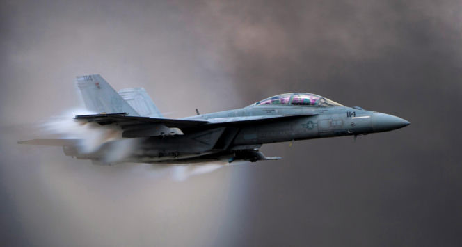 Super Hornety nie pójdą szybko na emeryturę. US Navy inwestuje w modernizacje